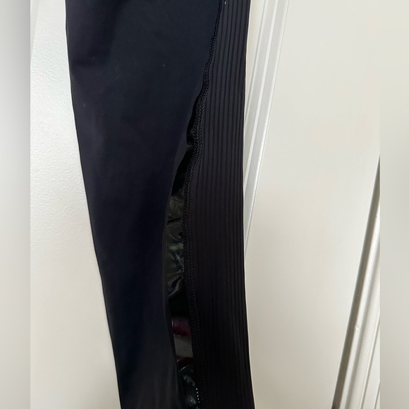 Lululemon Gloss Trim Run Super High Rise Tight - Picture 5 of 8